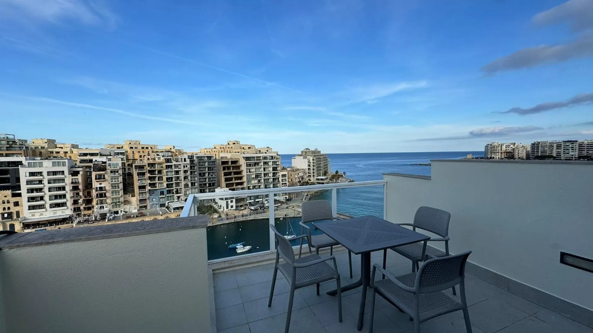 Giuliani Seafront Penthouse 16 Apartment Saint Julian's