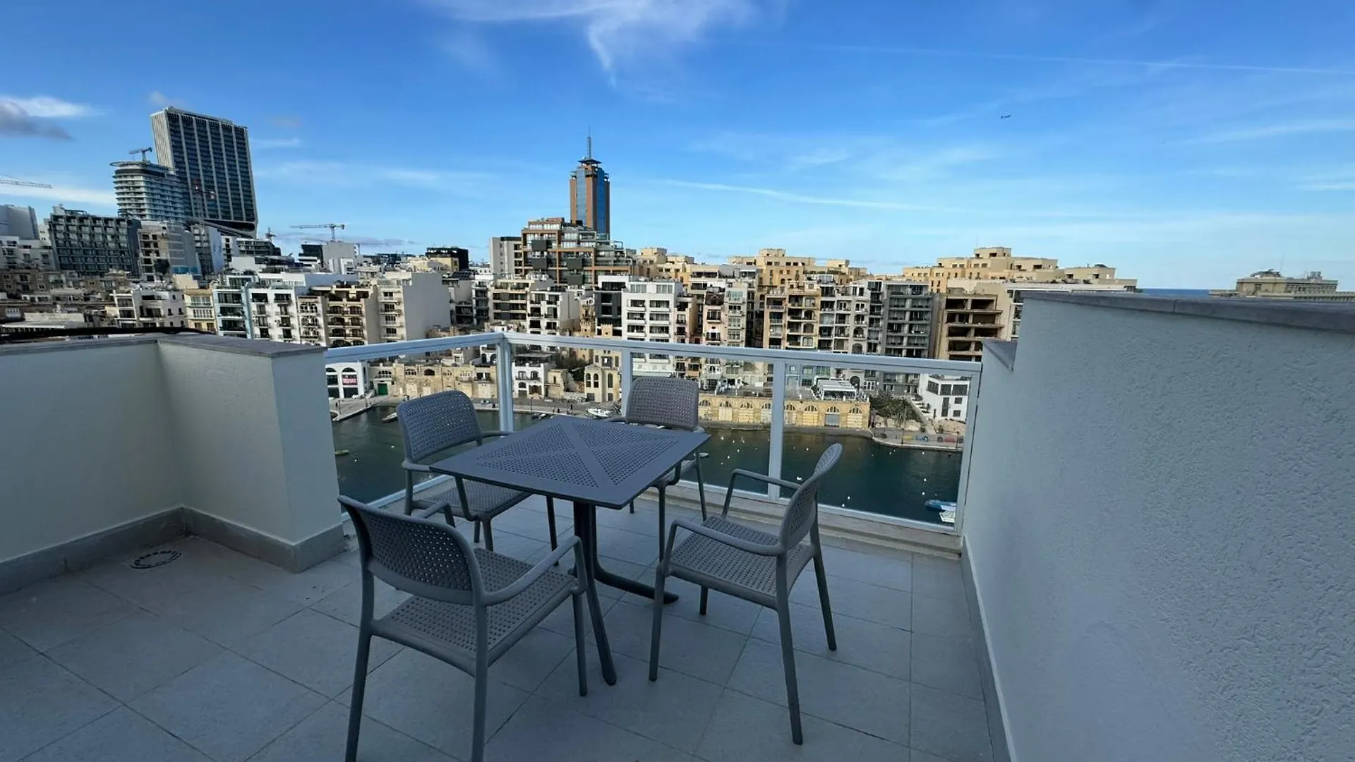 Giuliani Seafront Penthouse 16 Apartment Saint Julian's 0*,  Malta